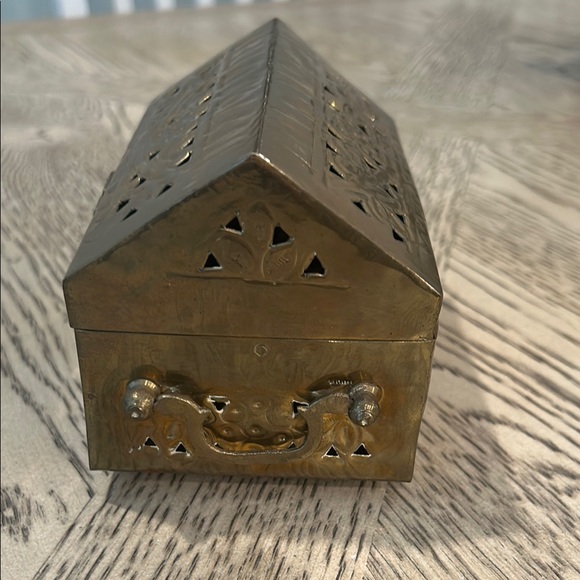 Vintage Brass Cricket/ Incense Box - Picture 7 of 8